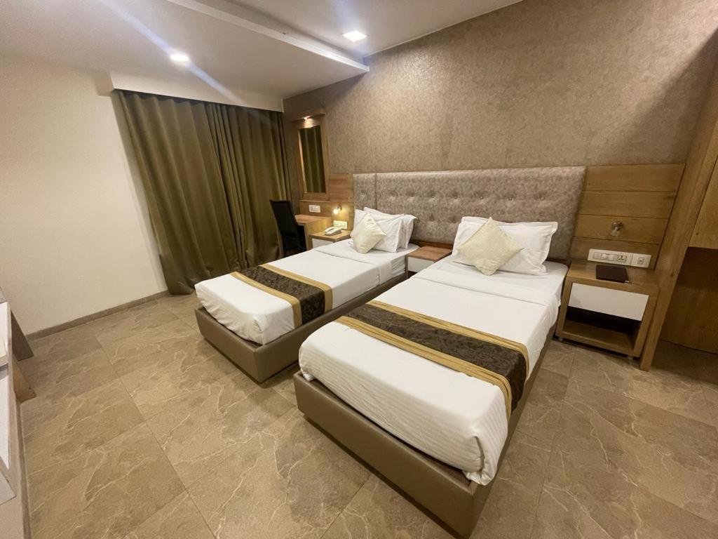 Hotel Grace Galaxy Mumbai Exterior photo