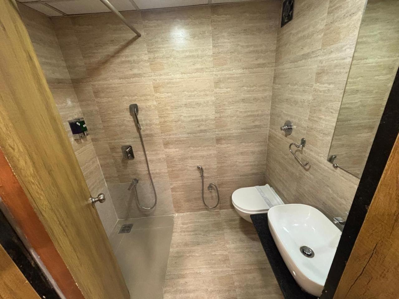 Hotel Grace Galaxy Mumbai Exterior photo