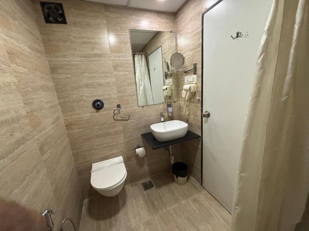Hotel Grace Galaxy Mumbai Exterior photo