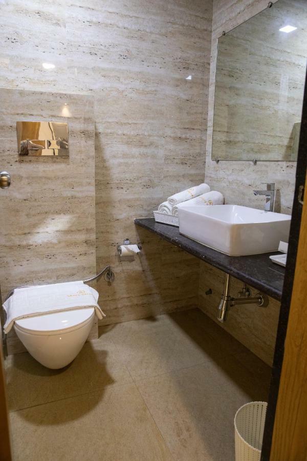 Hotel Grace Galaxy Mumbai Exterior photo